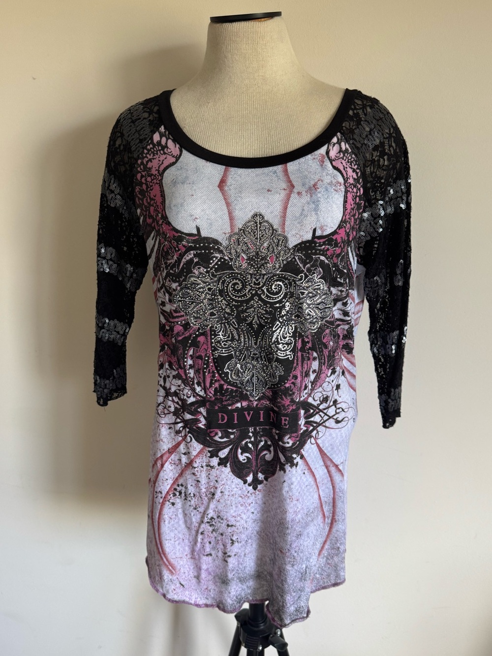Angels & Diamonds Buckle Divine Wings T-Shirt Top XL Sequins Lace Rhinestones